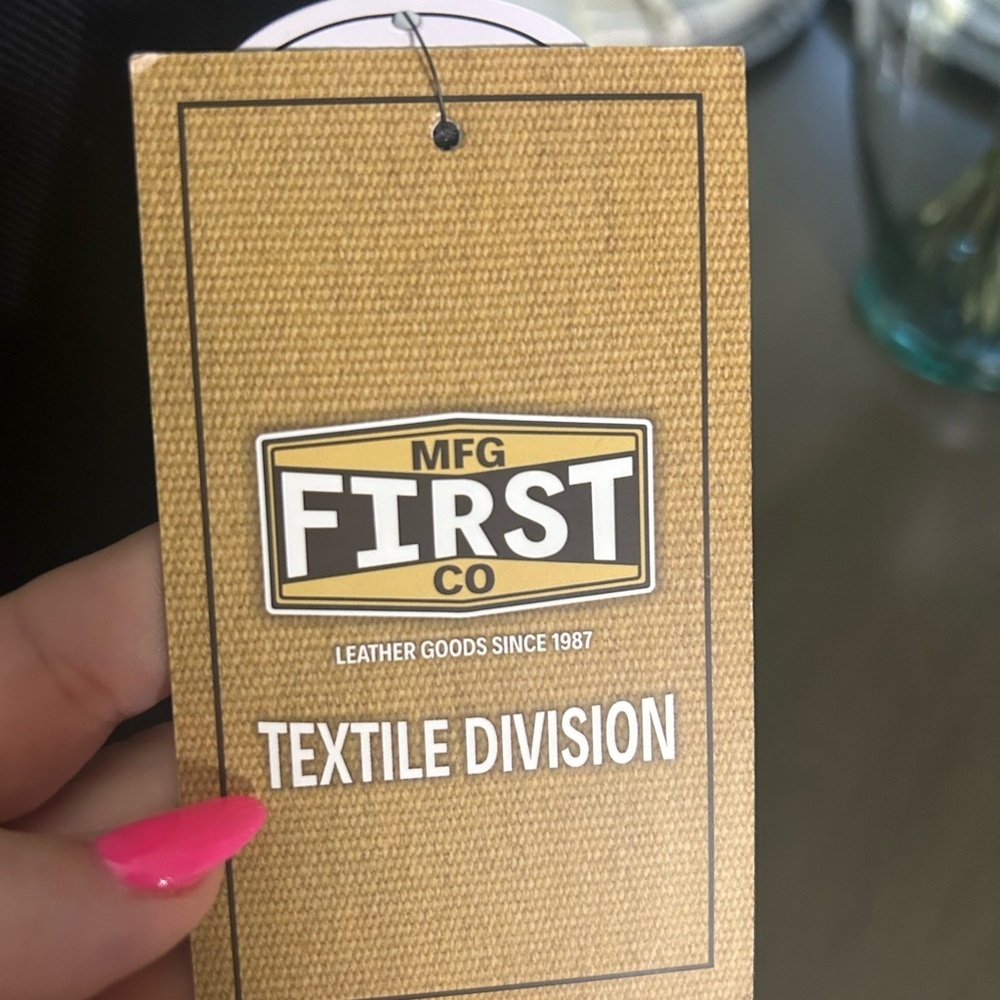 NWT Mfg first Black Vest with Storage Pockets size small - Picture 3 of 10